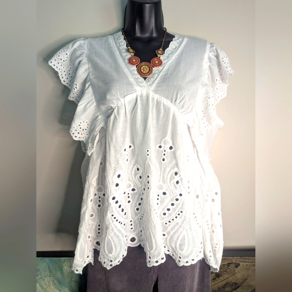 Women’s White Flutter Sleeve Eyelet Embroidered Blouse